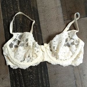Cream Lace Victoria's Secret Bra 36B